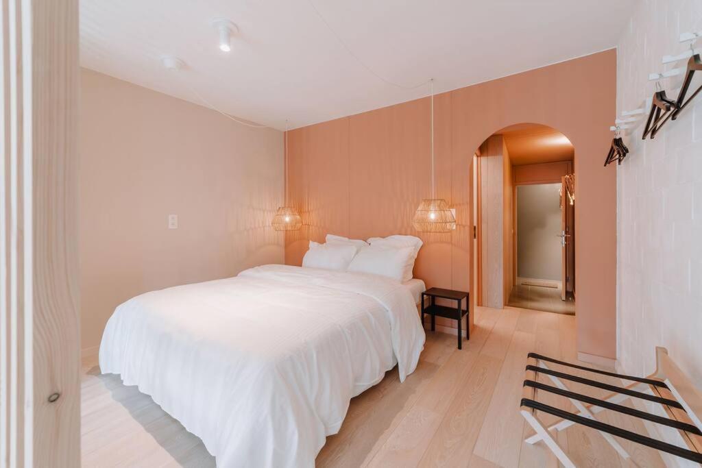 Chimay : La Chambre Doree De La Grand Place Exterior photo